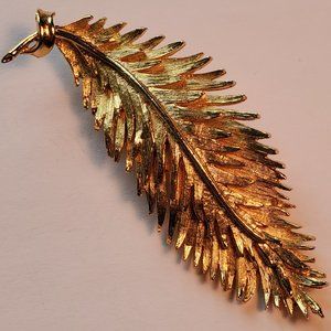 Vintage Unsigned Huge 3 3/8" Gold Tone Feather Brooch